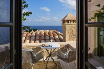 Moni Emvasis Luxury Suites Moni Emvasis Luxury Suites