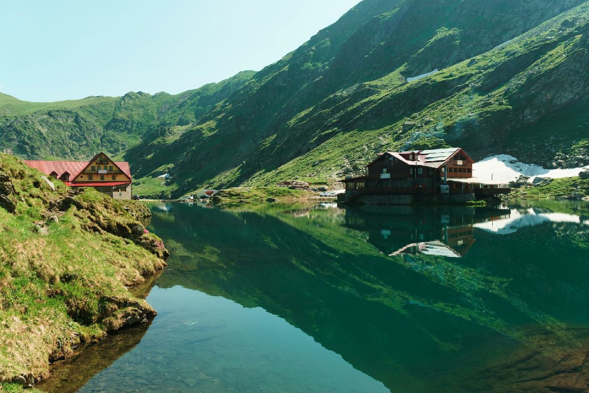 Blea Lake Transfăgărășan, Curtea de Argeș, Romania